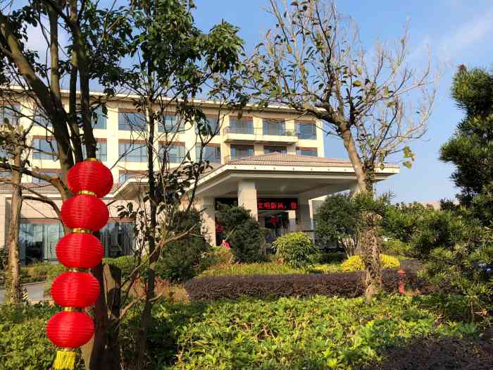 龙凤山庄荣誉酒店餐厅(平潭店)-"平潭真的没什么好餐厅,推荐大家在