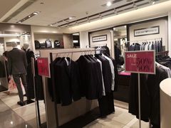 -文艺复兴百货(米兰大教堂广场店)