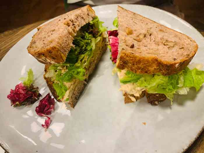 wagas沃歌斯(静安大融城店)-"两个人逛累了,就选择了这家店吃吃,汉堡