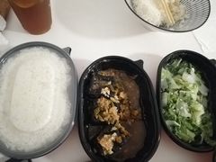 -霸蛮湖南菜·牛肉粉(荣京西街店)