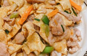 Stir-fried Tofu Skin with Pork