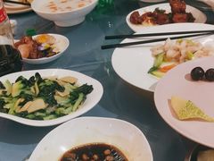-上海虹桥中心爱琴海亚朵S酒店