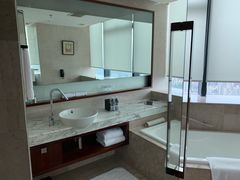 -上海龙之梦万丽酒店