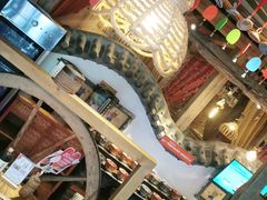 -老牌坊云南鱼豆花火锅(爱建店)