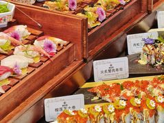 -雍容荟帝王蟹活龙虾展台自助(IFS黑金店)
