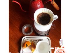 玫瑰蛋黄酥配咖啡-好利来(南塔店)