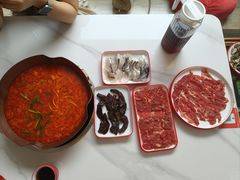 -毛辣果·贵州红酸汤牛肉火锅(西单店)