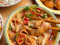 -拈签一笑黄牛肉辣卤串串