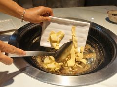 -哈尔滨烧烤·山河村铁锅炖(交大店)