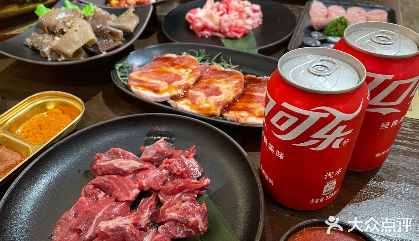 总统府旁有个山洞烤肉？