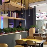 从地铁三号线胡家庙D口出来，往北100米