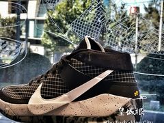 -NIKE KICKS LOUNGE体验店(北京新中关店)