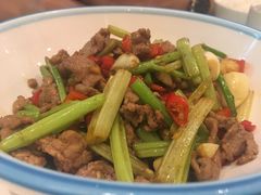 -丹江口渔村·湘味厨房(桃园店)