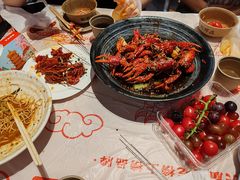 -肥肥虾庄·金牌油焖大虾(汉街SKP店)