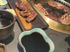 -铭牛烧肉·和牛海鲜自助(高新月牙湖店)