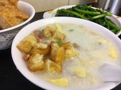 荔湾艇仔粥-伍湛记 · 广州老字号(龙津中路店)