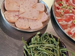 -鹿鸣山草本茶香火锅(园西路店)