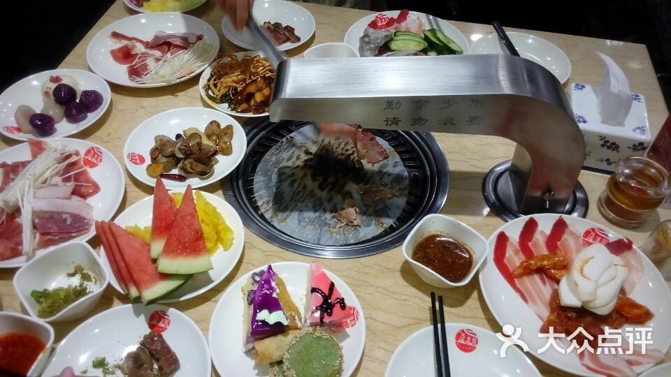 江汉路自助烤肉火锅图片