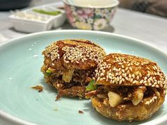 老北京肉沫烧饼-味+新京宴·烤鸭·北京菜(创意谷店)