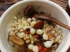 吉祥六宝煮冰粉-红料理|串串有瘾·烧烤(吴中路店)