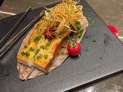 烟熏青鱼-海派悦庭·海胆烧麦·新融合菜(凯德广场店)