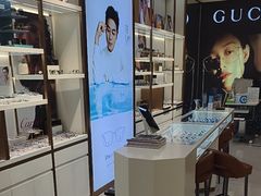 -J-Optical佳视明眼镜·蔡司视觉(青岛金茂览秀城店)