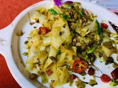 酸菜炒饼丝-赵小姐丨新中餐(曲江店)