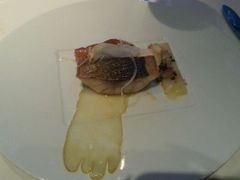 外咸内淡的鱼-迪拜帆船酒店海底餐厅