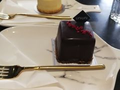 -UNI UNI(环亚凯瑟琳店)