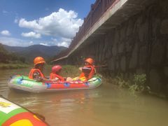 -仙山谷激浪漂流