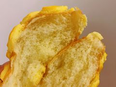 酥皮菠萝包-风车面包