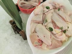 -洪氏嗨捞·广东猪肚鸡·椰子鸡火锅(西咸万象城店)