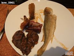 铁板黄鱼、心形牛排、烧鹅、烤鸡、鸭胸-上海东方佘山翰悦阁酒店·Vie全日制餐厅