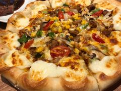 芝心卷边麻辣牛肉披萨-必胜客(港城新天地店)