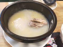 -花馬肆.云南过桥米线(汉神购物广场现场熬汤店)