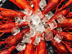 -虾弄弄海派小龙虾·牛羊蝎子火锅