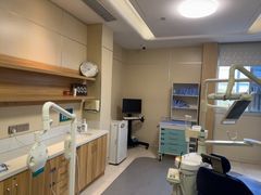 -上海仁爱医院口腔科 · 种植