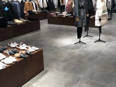 -URBAN REVIVO(上海中庚漫游城店)