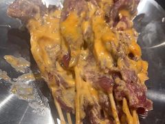 -何妹湿辣牛肉·粤式烧烤砂煲(桂雅路店)