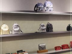 -MCM(比斯特上海购物村店)