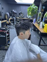 -藤野造型专业烫染接发