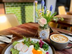 有机水波蛋牛油果乡村吐司-O'mills Sourdough Bakery&Bistro(永嘉路店)