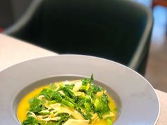 豌豆黄浸豌豆尖-半山腰·云南菜(侨福芳草地店)