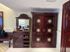 -深圳富苑皇冠假日套房酒店