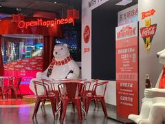 等位区-东方明珠·可口可乐欢乐餐厅