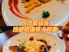 培根奶油意大利面-Chom Cafe and Restaurant
