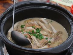 沙蚬芋仔煲-牛恒濑粉