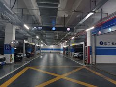 -上海卓越铂尔曼大酒店-地下停车场