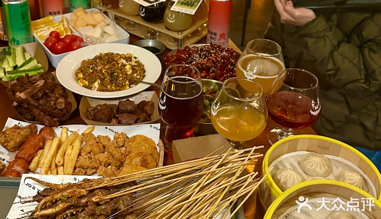 花园道这家酒馆每周三半价！还有这好事！
