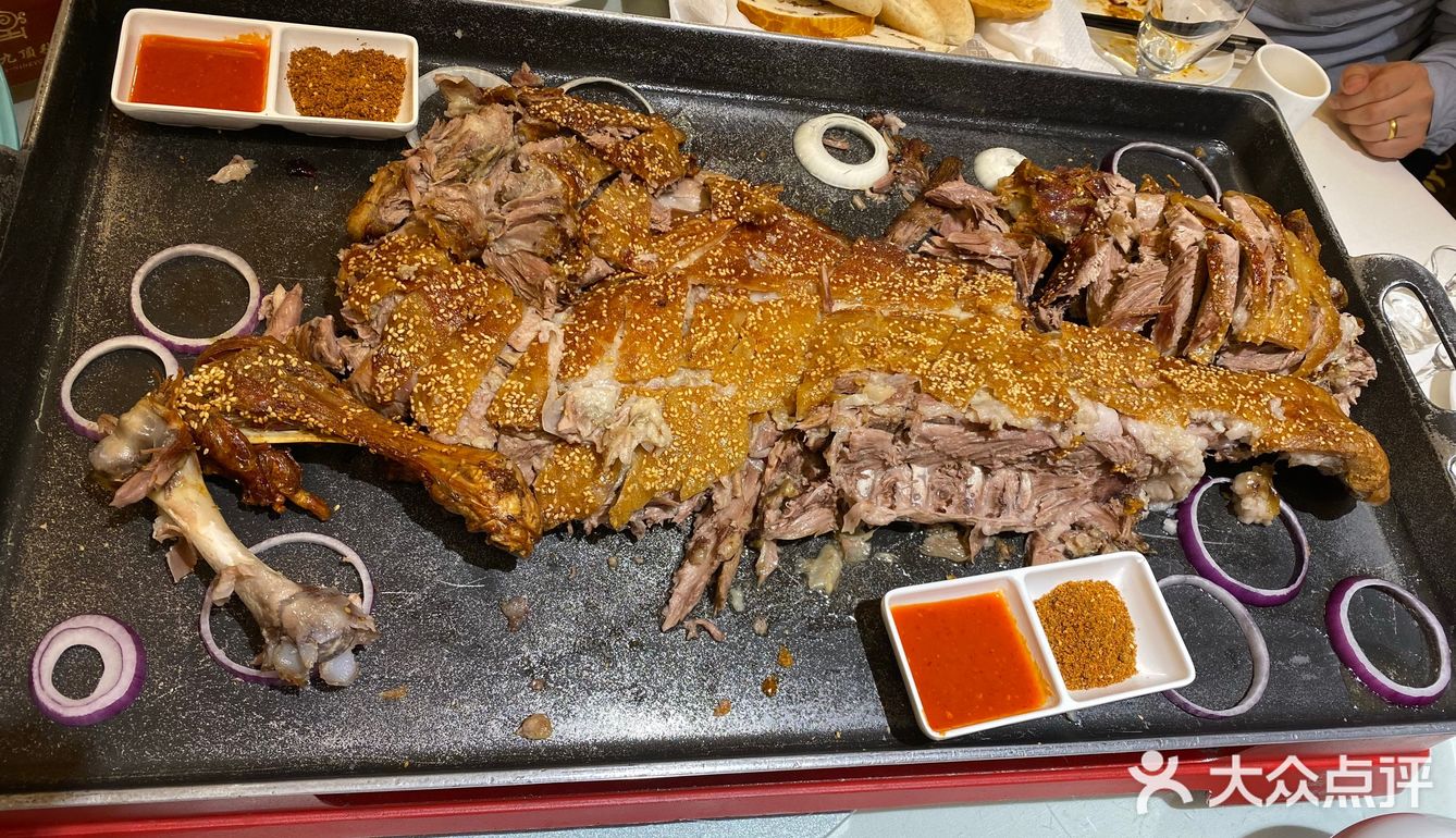 这里离五环不远，停车免费